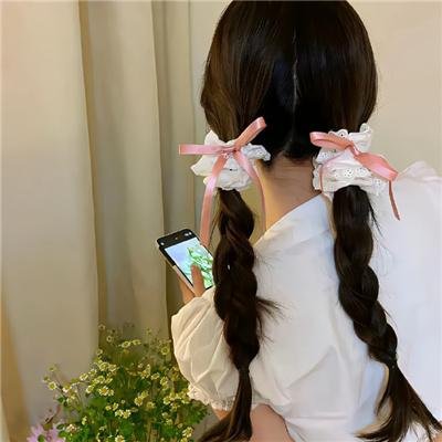 背鸭子的男孩